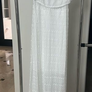 White lace maxi